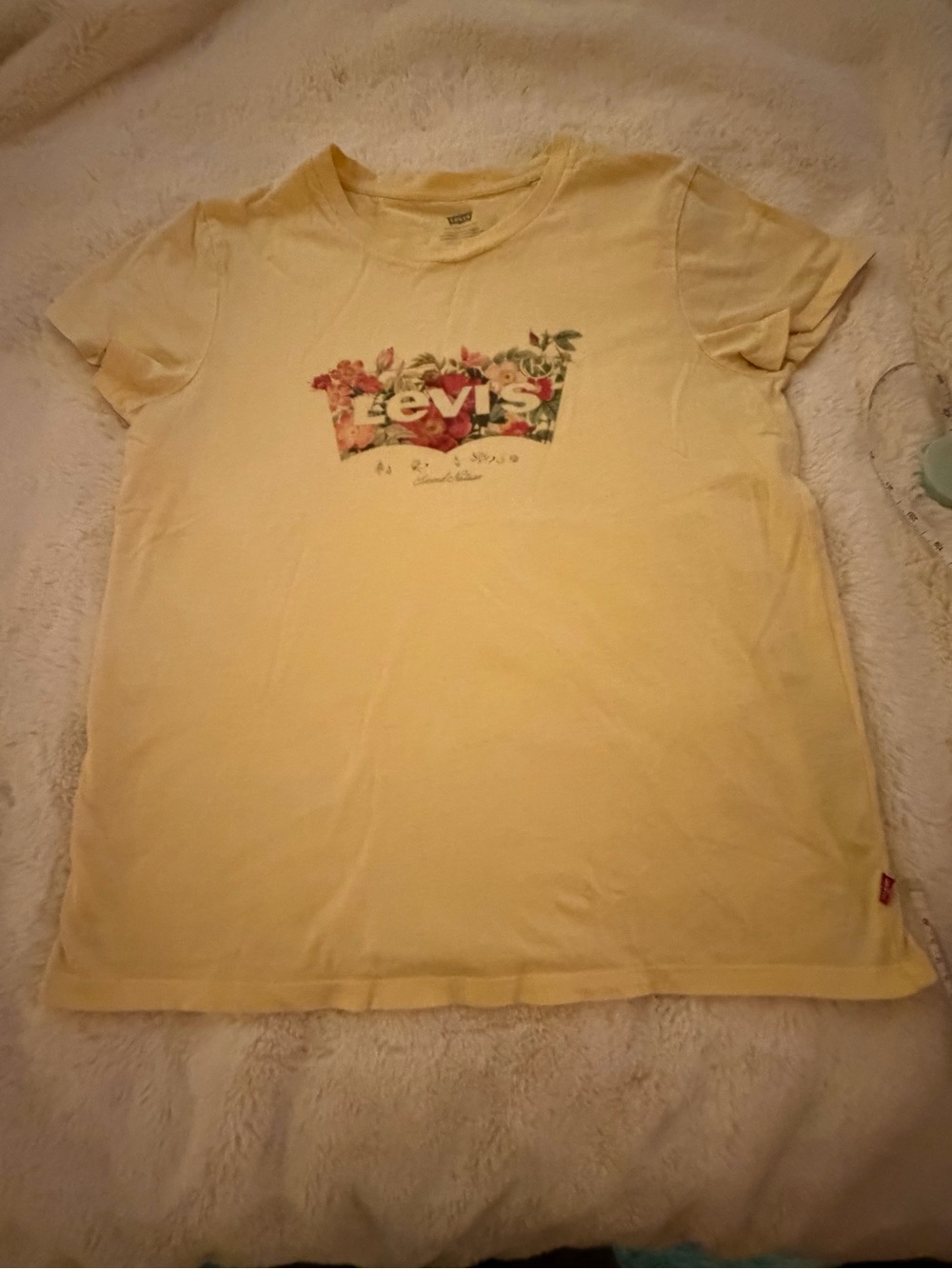 Levi's Yellow Floral Logo Tee